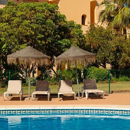 Newly Renovated With Large Private And Glazed Terrace, Close To The In Elviria, East Apartment *