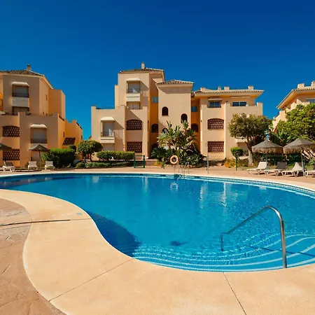 Newly Renovated With Large Private And Glazed Terrace, Close To The In Elviria, East Apartment