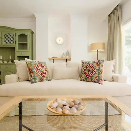 Newly Renovated With Large Private And Glazed Terrace, Close To The In Elviria, East Marbella
