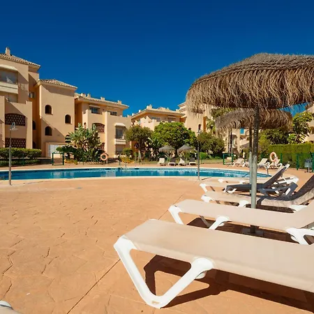 Newly Renovated With Large Private And Glazed Terrace, Close To The In Elviria, East Apartment