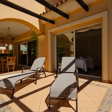 Newly Renovated With Large Private And Glazed Terrace, Close To The In Elviria, East Apartment