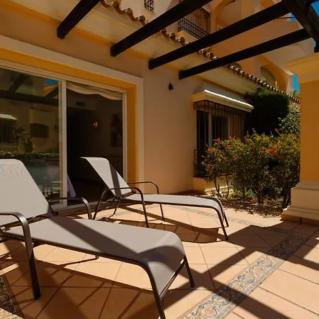 Newly Renovated With Large Private And Glazed Terrace, Close To The In Elviria, East Apartment *
