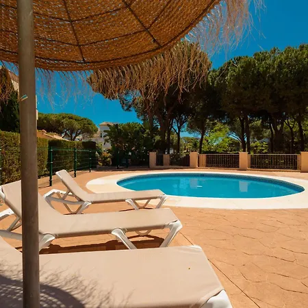 Newly Renovated With Large Private And Glazed Terrace, Close To The In Elviria, East